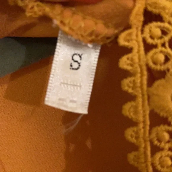 Burnt yellow cropped blouse - Picture 3 of 5